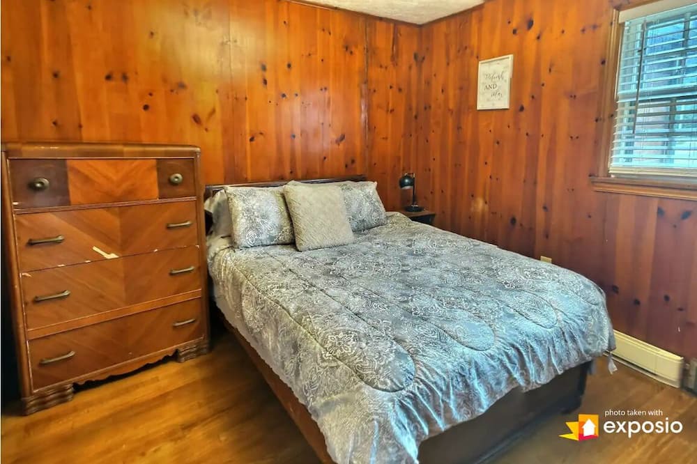 Photo of Bedroom in Flintstone