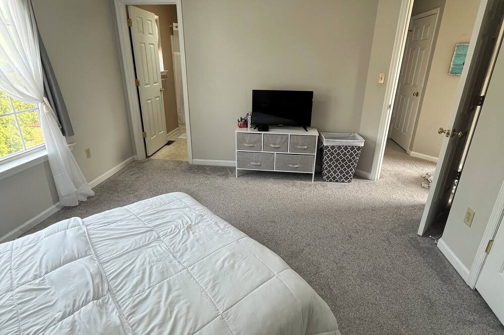 Photo of Bedroom in Blooming Glen