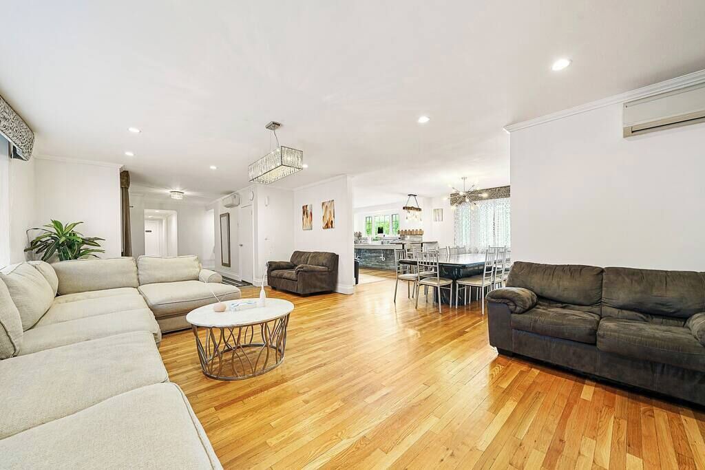 Photo of Livingroom in Woodridge