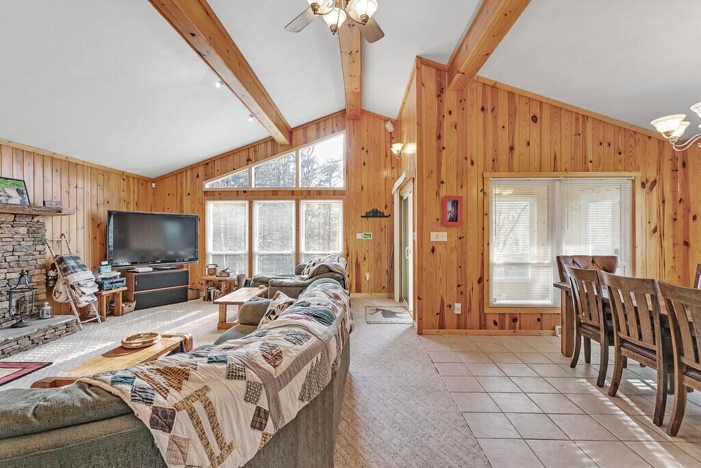 Photo of Livingroom in Champion