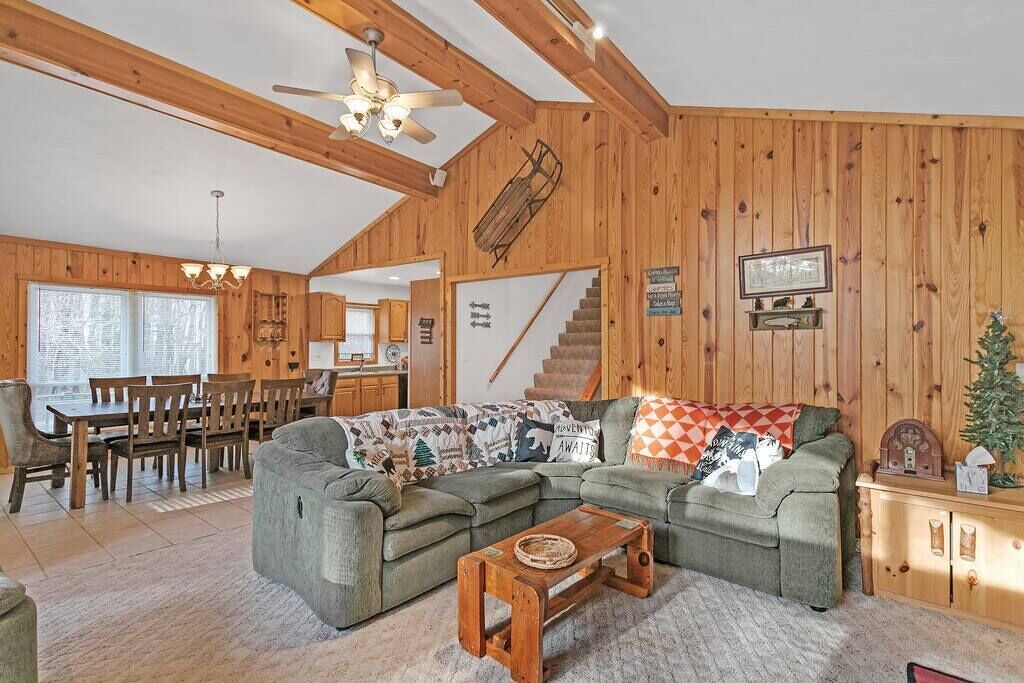 Photo of Livingroom in Champion