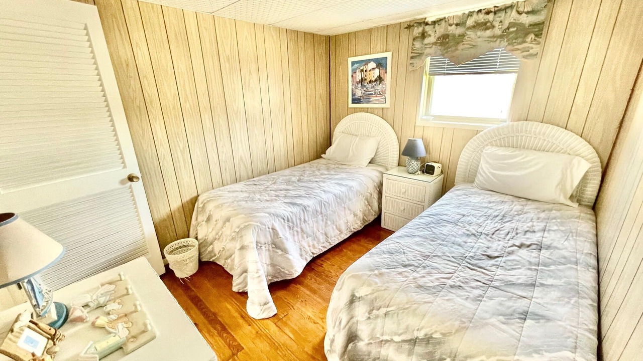 Photo of Bedroom in Townsend's Inlet