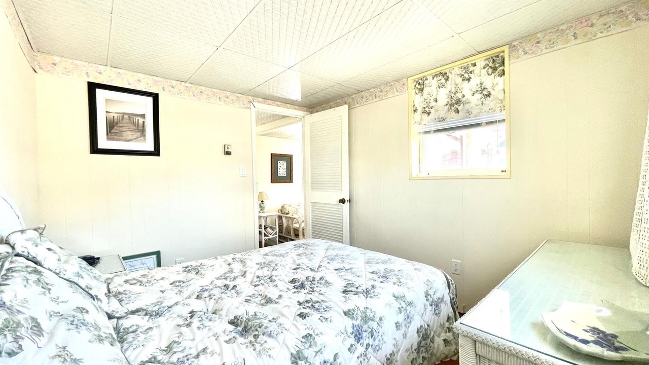 Photo of Bedroom in Townsend's Inlet