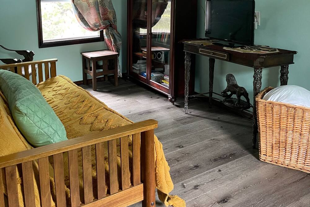 Photo of Livingroom in White Lake