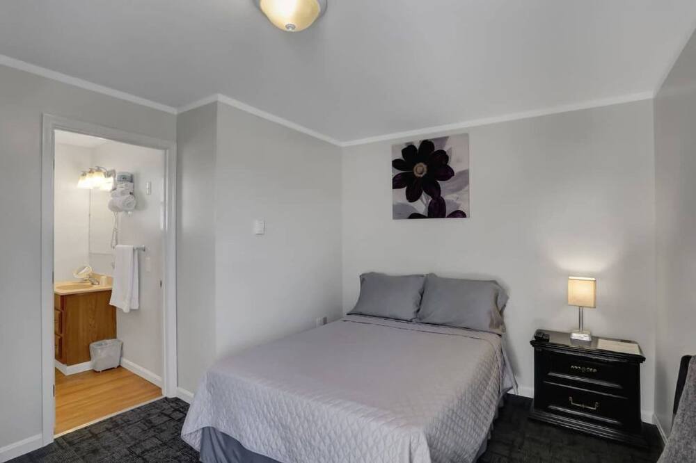 Photo of Bedroom in Loyalton