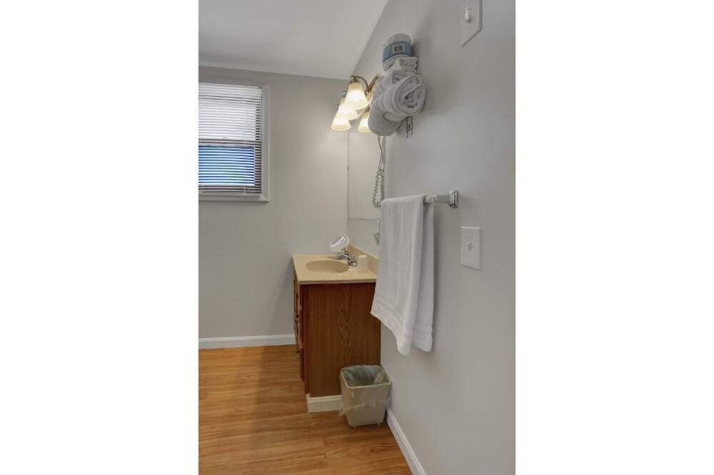 Photo of Bathroom in Loyalton