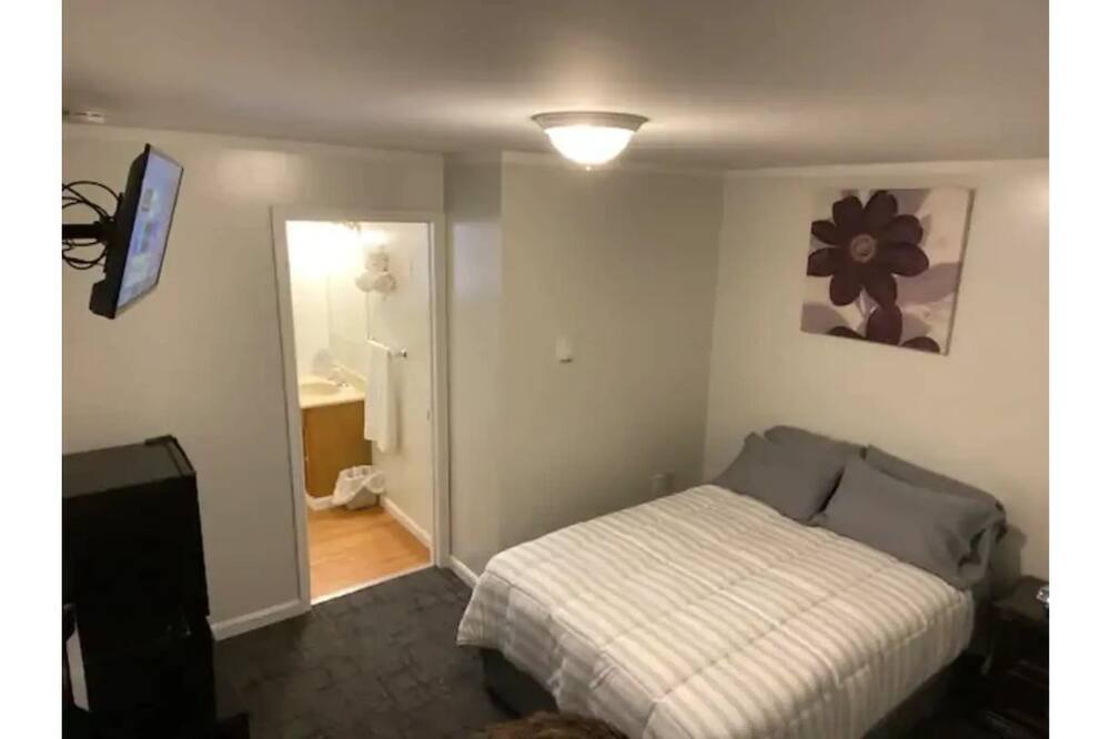 Photo of Bedroom in Loyalton