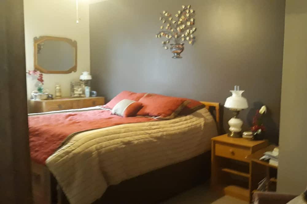Photo of Bedroom in Mainesburg