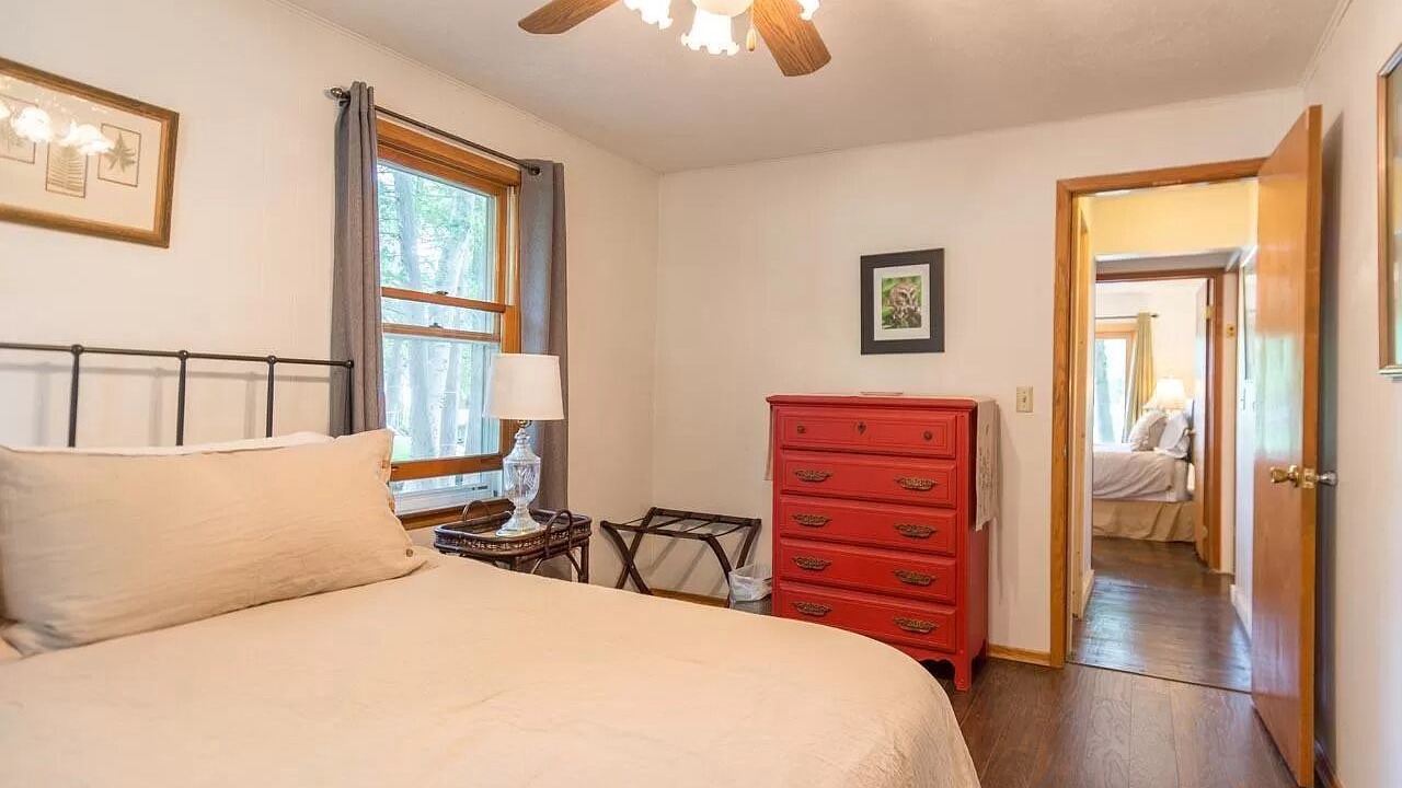 Photo of Bedroom in Maple City