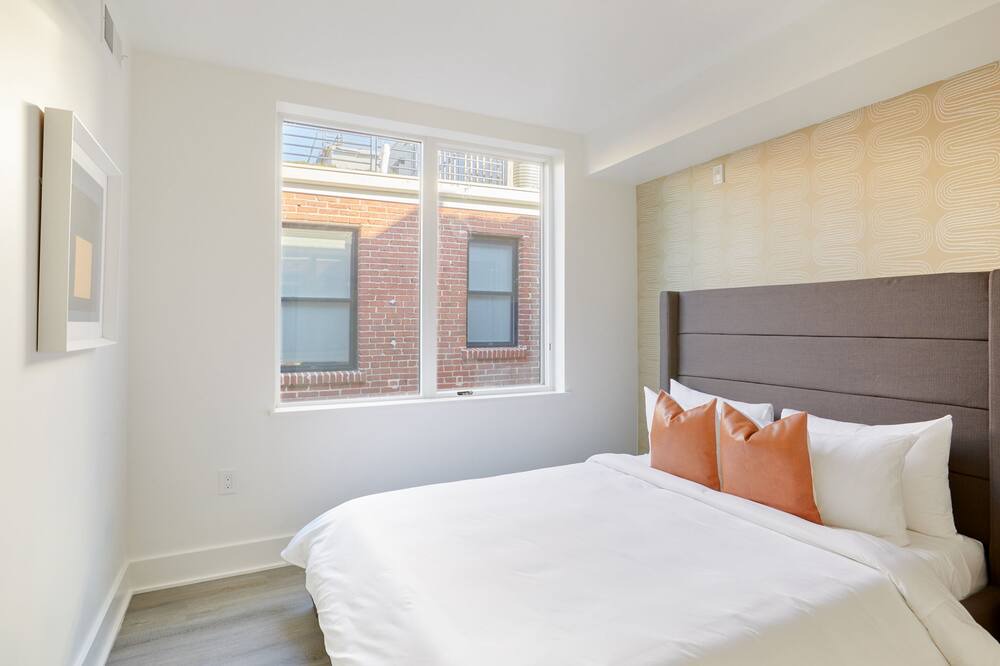 Photo of Bedroom in Navy Yard