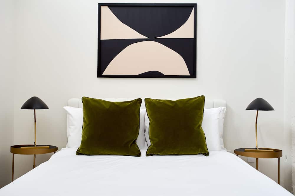 Photo of Bedroom in Logan Square