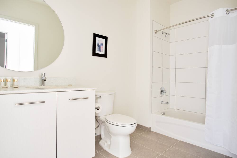 Photo of Bathroom in Logan Square