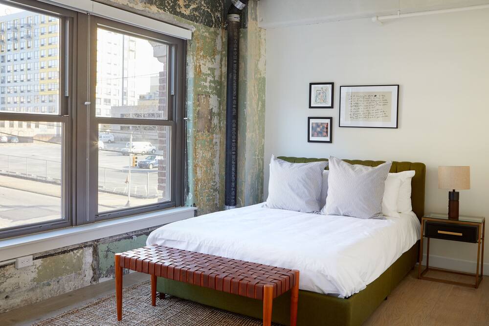 Photo of Bedroom in Logan Square