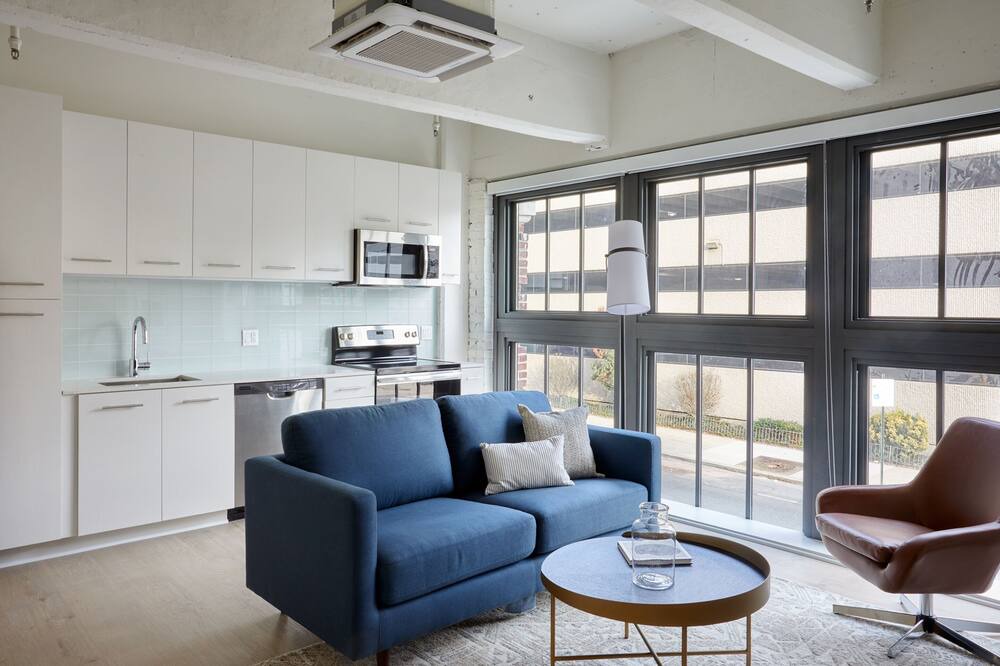 Photo of Livingroom in Logan Square