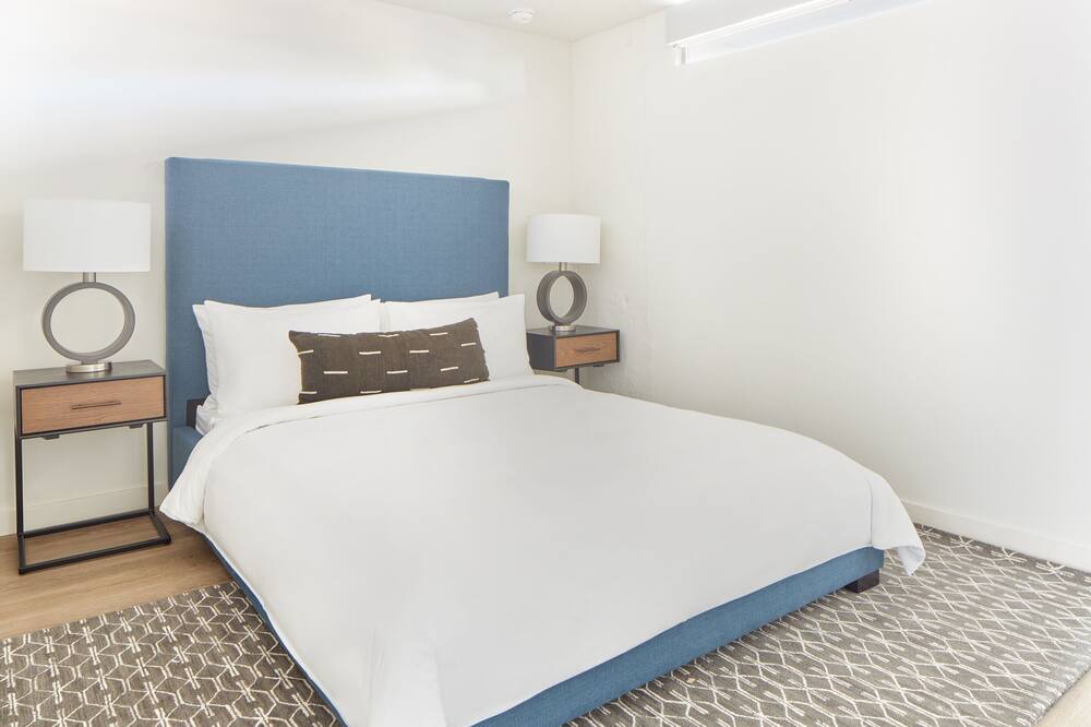 Photo of Bedroom in Logan Square