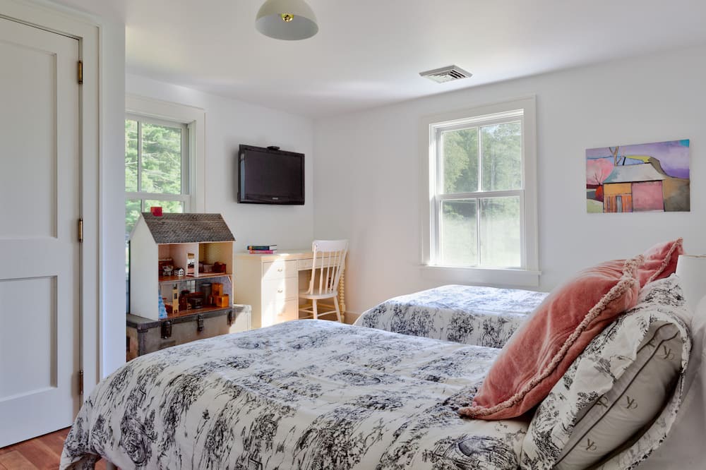 Photo of Bedroom in Lime Rock