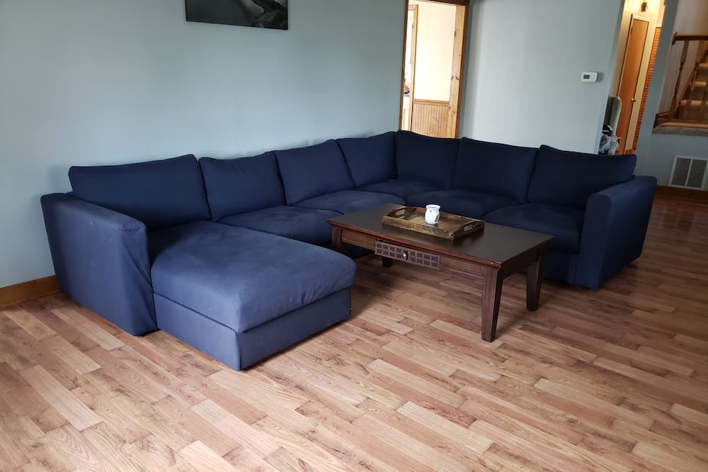 Photo of Livingroom in Pennsville