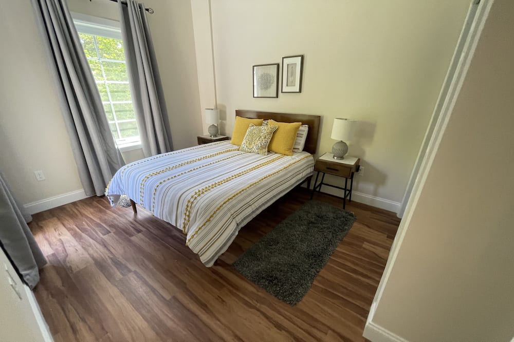 Photo of Bedroom in Matawan