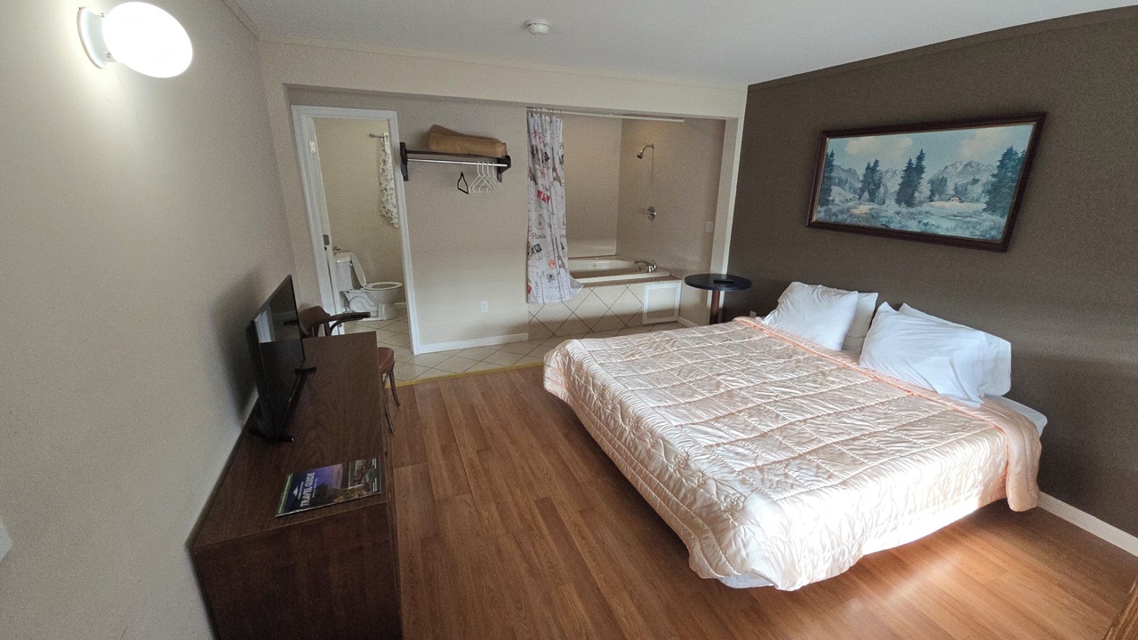 Photo of Bedroom in Delaware Water Gap