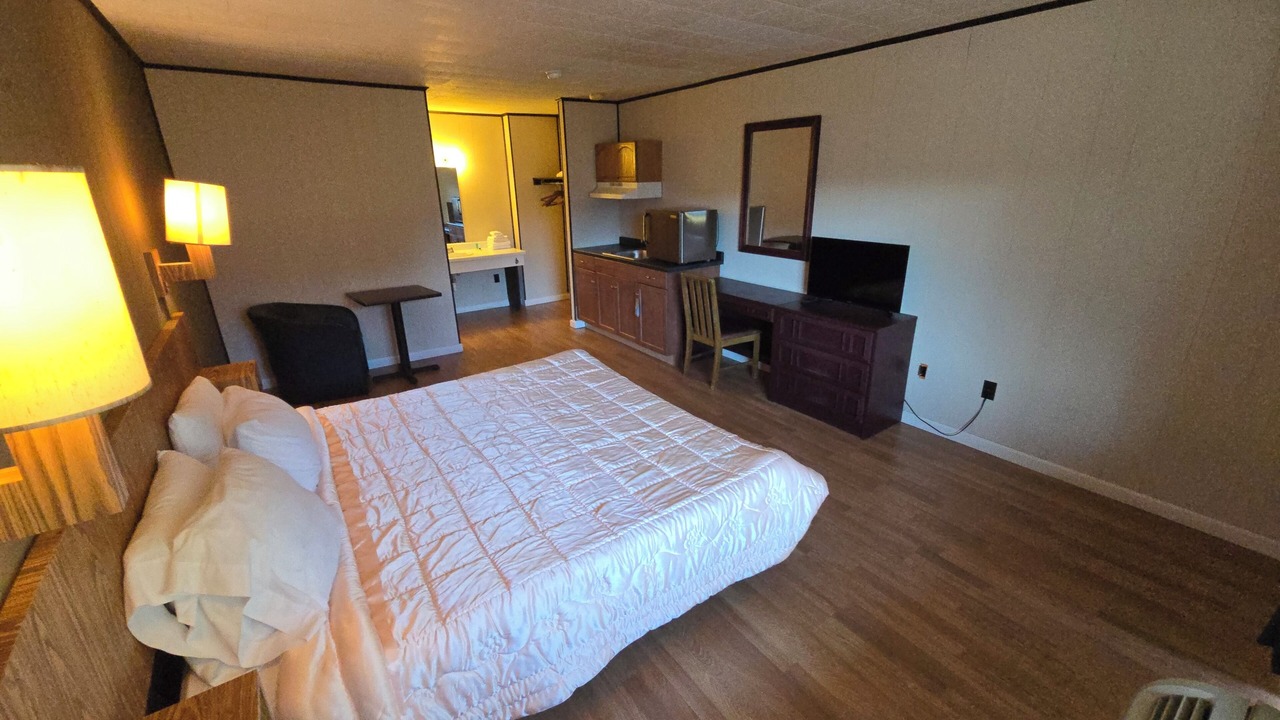 Photo of Bedroom in Delaware Water Gap