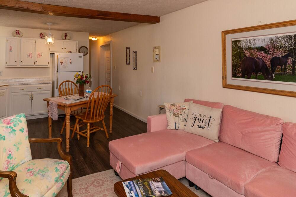 Photo of Livingroom in Berea