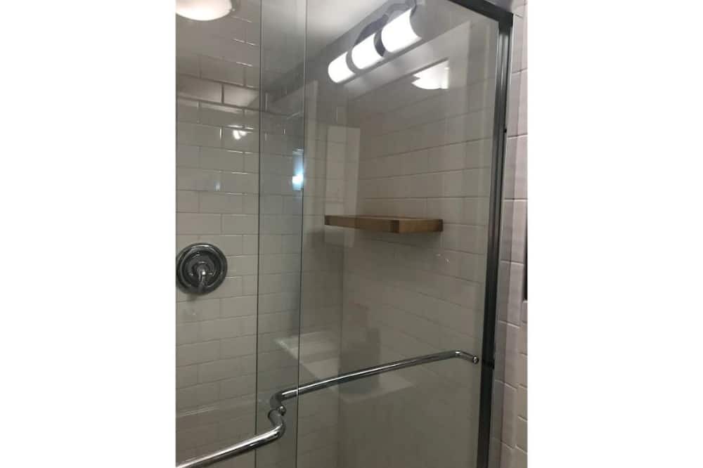 Photo of Bathroom in Piermont
