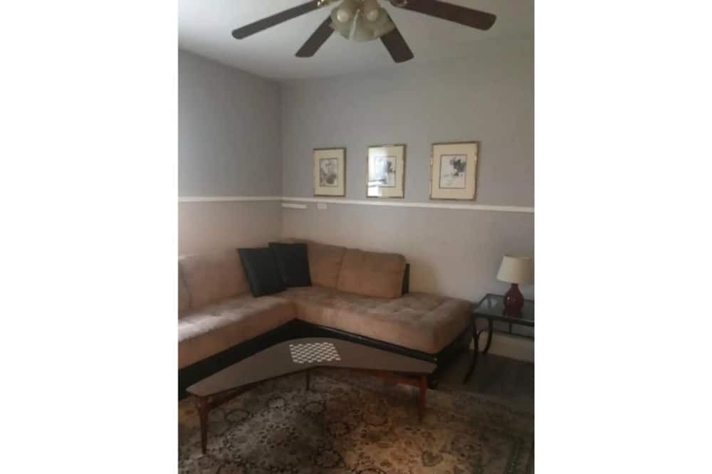 Photo of Livingroom in Central Nyack