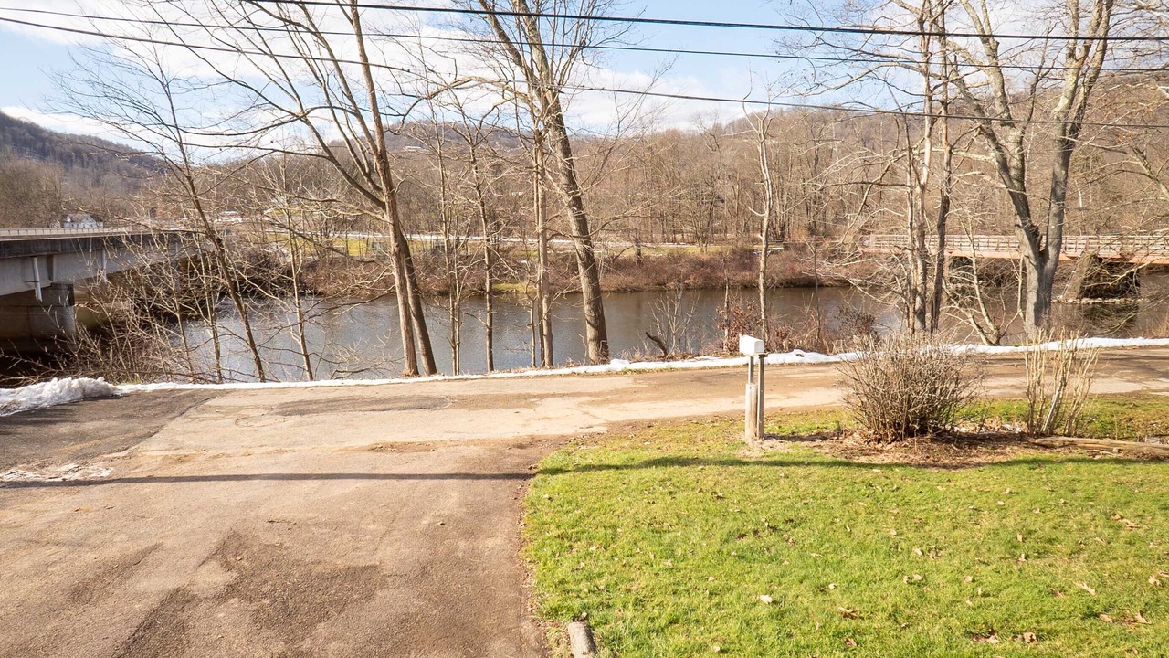 Photo of Outdoor in Confluence
