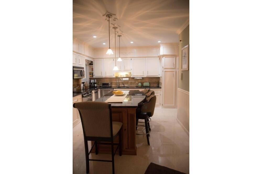 Photo of Kitchen in Elizabeth