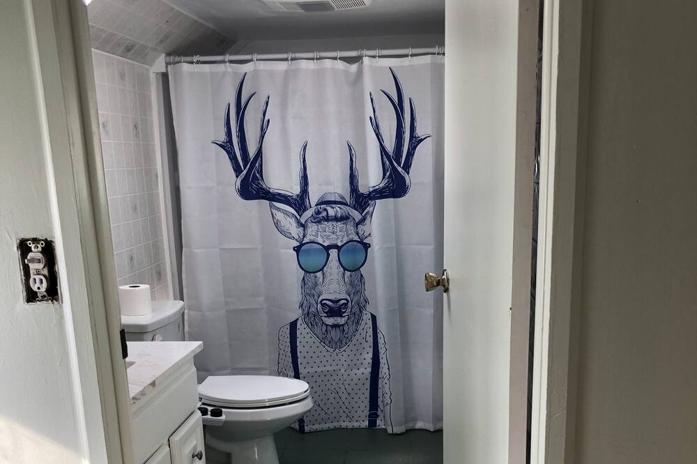 Photo of Bathroom in Warren