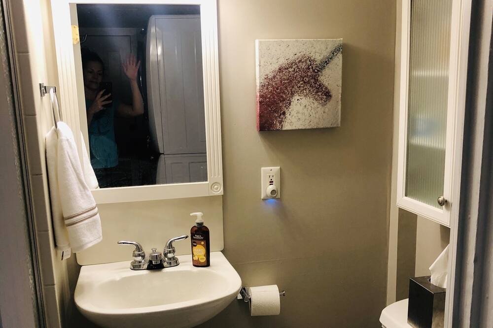 Photo of Bathroom in Lambertville