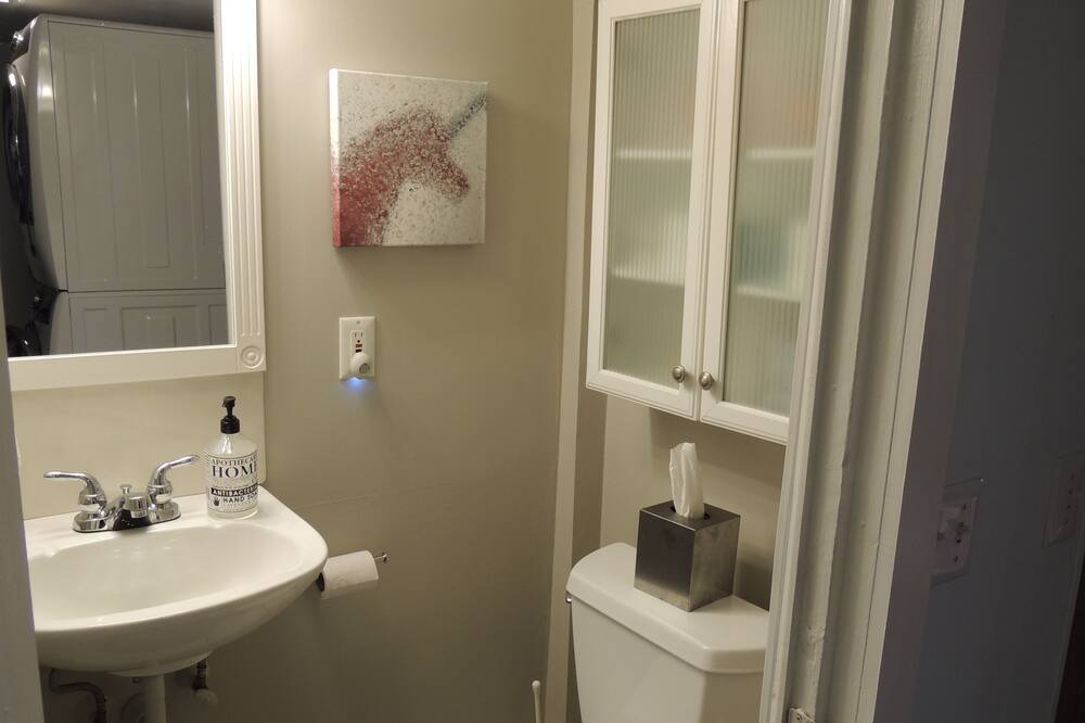 Photo of Bathroom in Lambertville