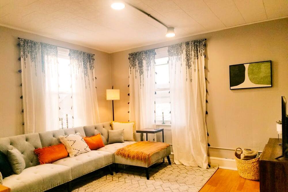 Photo of Livingroom in Lansford