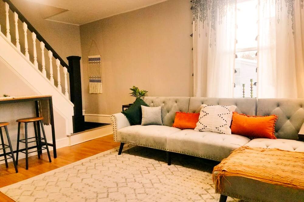 Photo of Livingroom in Lansford