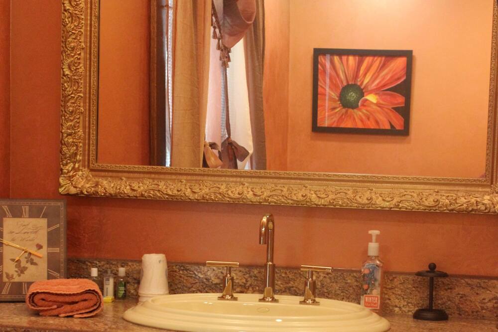 Photo of Bathroom in Sardis