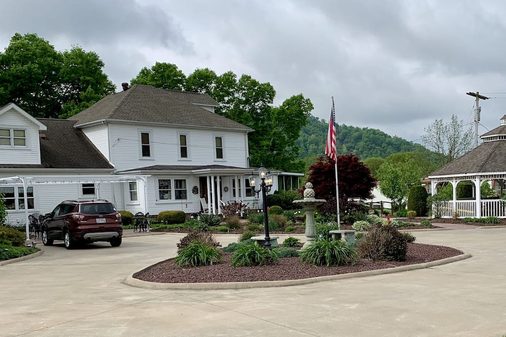 Photo of Outdoor in Sardis