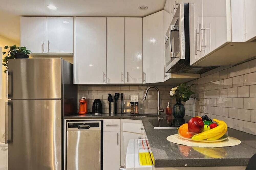 Photo of Kitchen in Graduate Hospital
