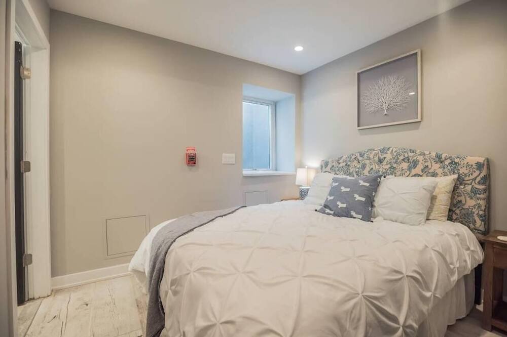 Photo of Bedroom in Fairmount
