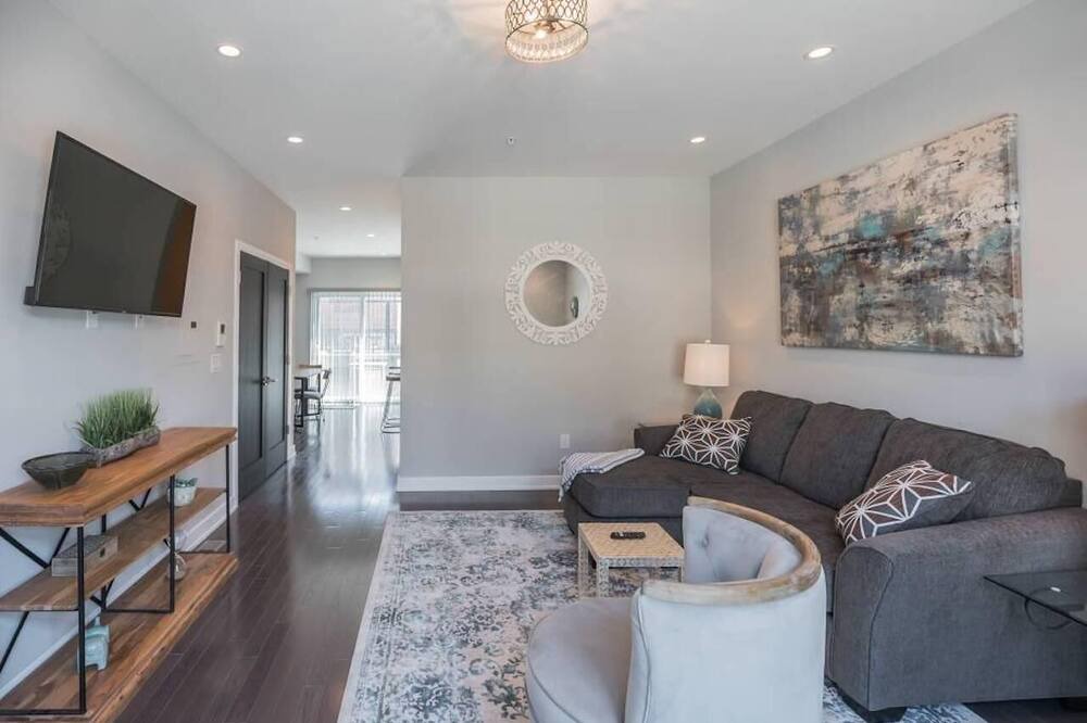 Photo of Livingroom in Fairmount