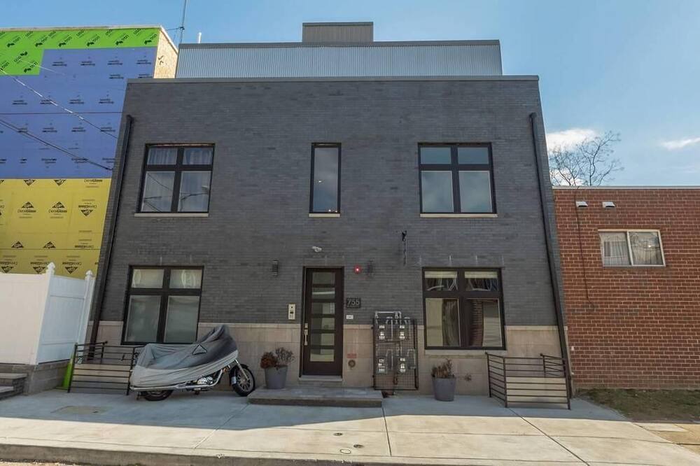 Photo of Outdoor in Fairmount