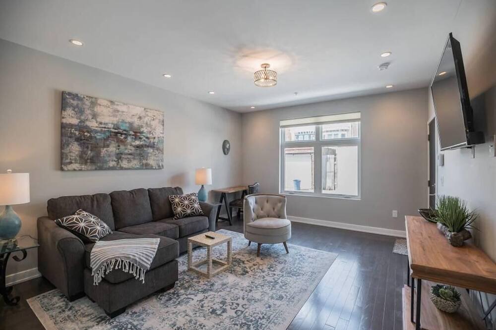 Photo of Livingroom in Fairmount