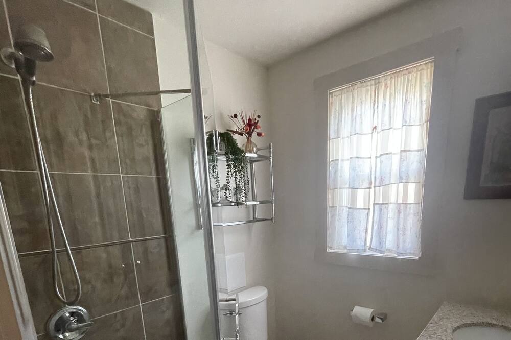 Photo of Bathroom in Frostburg