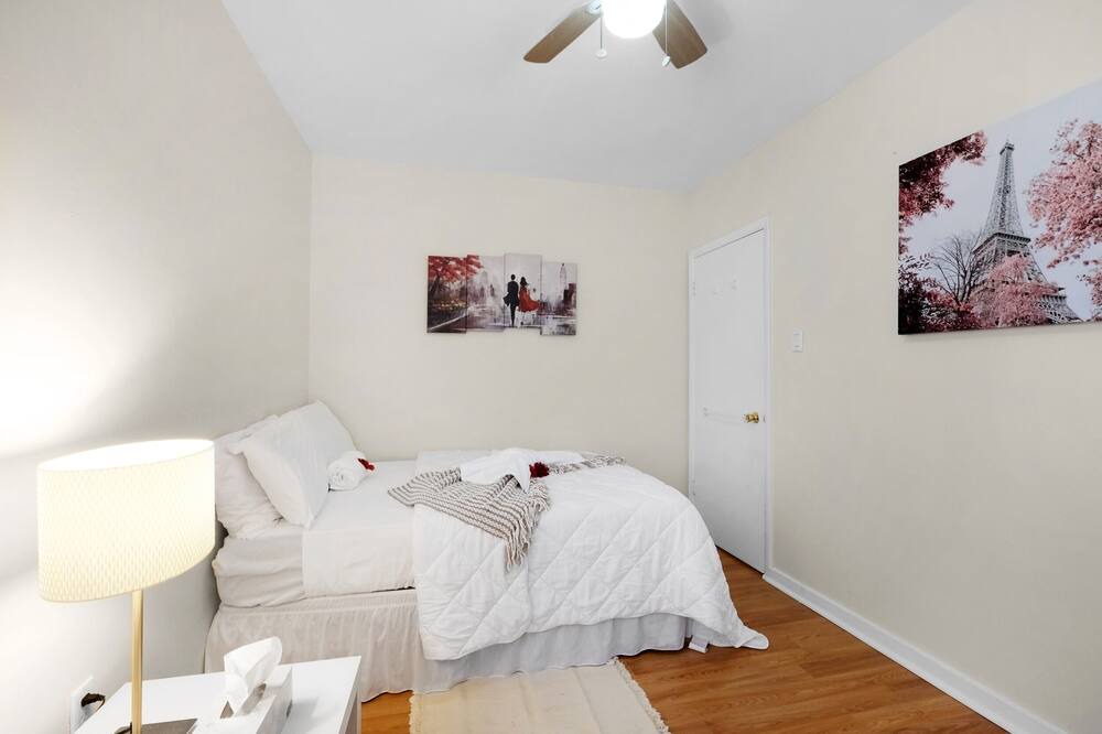 Photo of Bedroom in Graduate Hospital