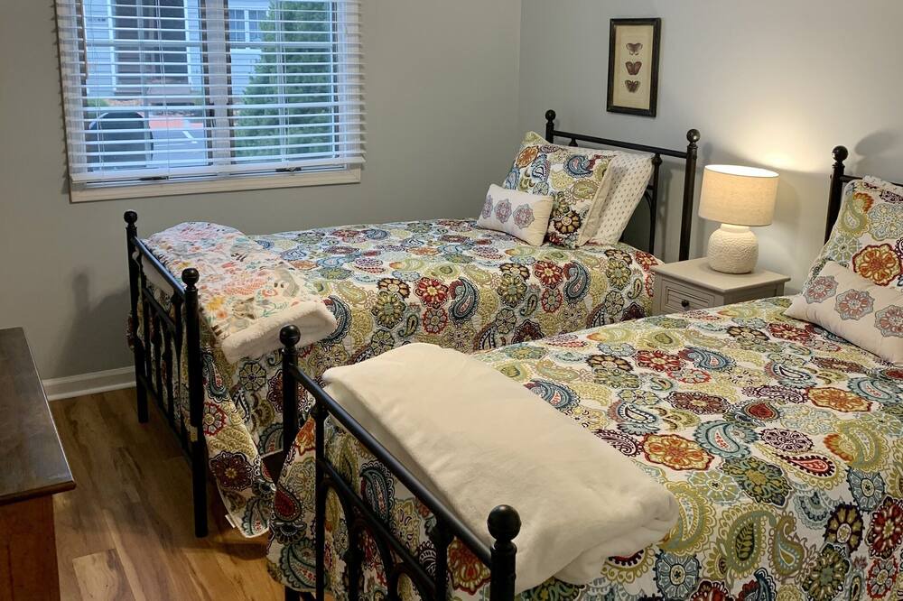 Photo of Bedroom in Kelleys Island