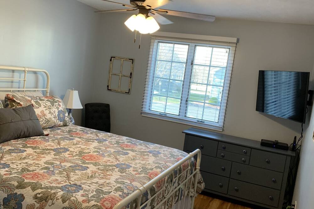 Photo of Bedroom in Kelleys Island