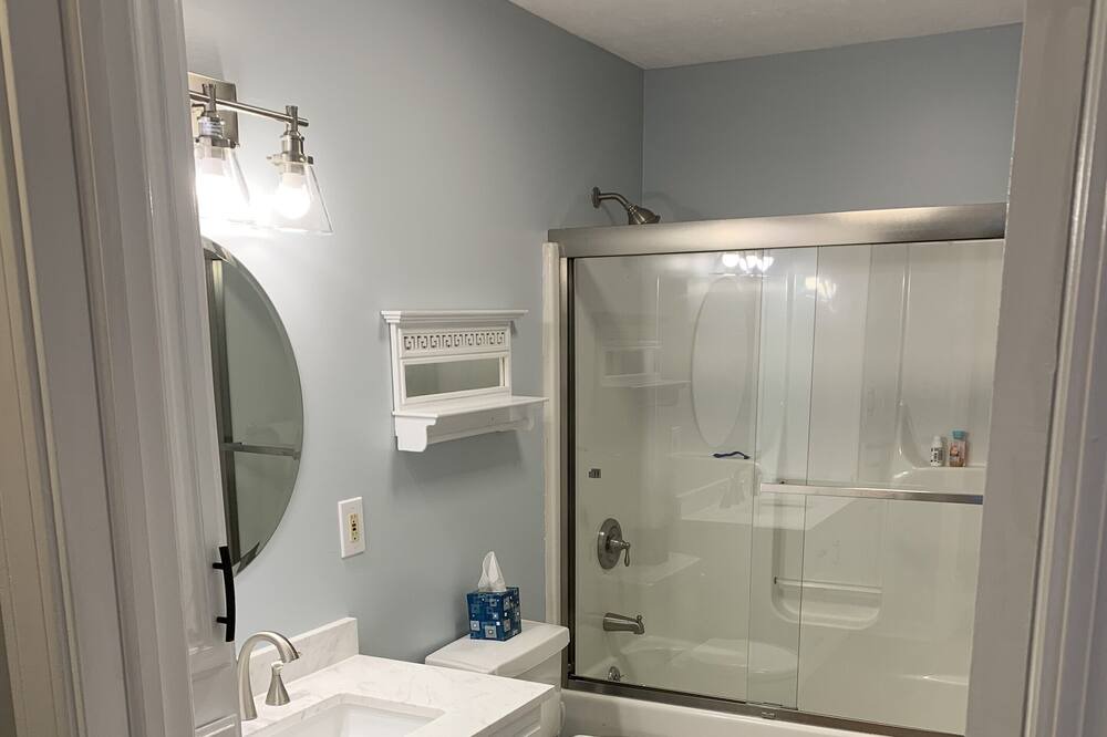 Photo of Bathroom in Kelleys Island