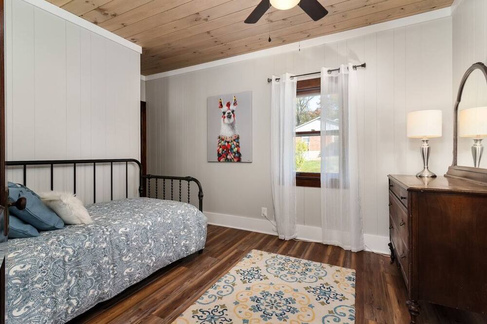 Photo of Bedroom in Gibsonia