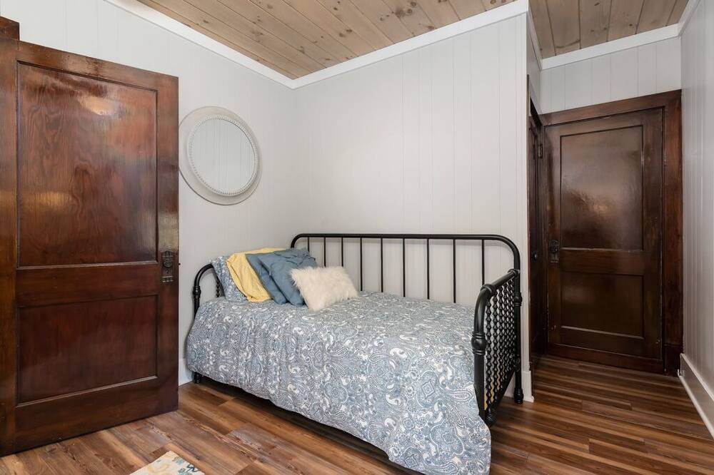 Photo of Bedroom in Gibsonia