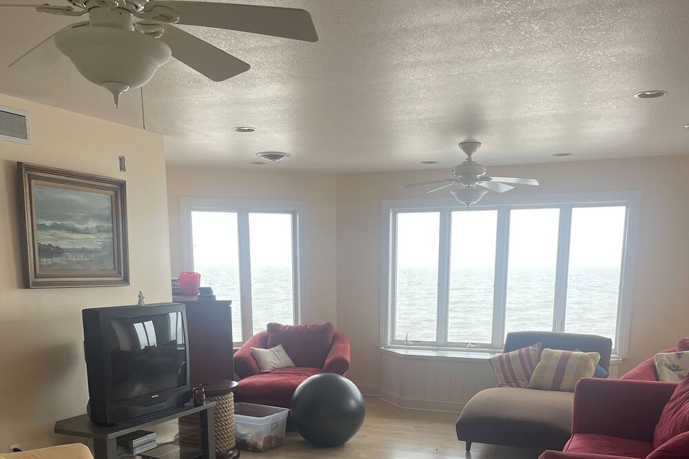 Photo of Livingroom in Erie