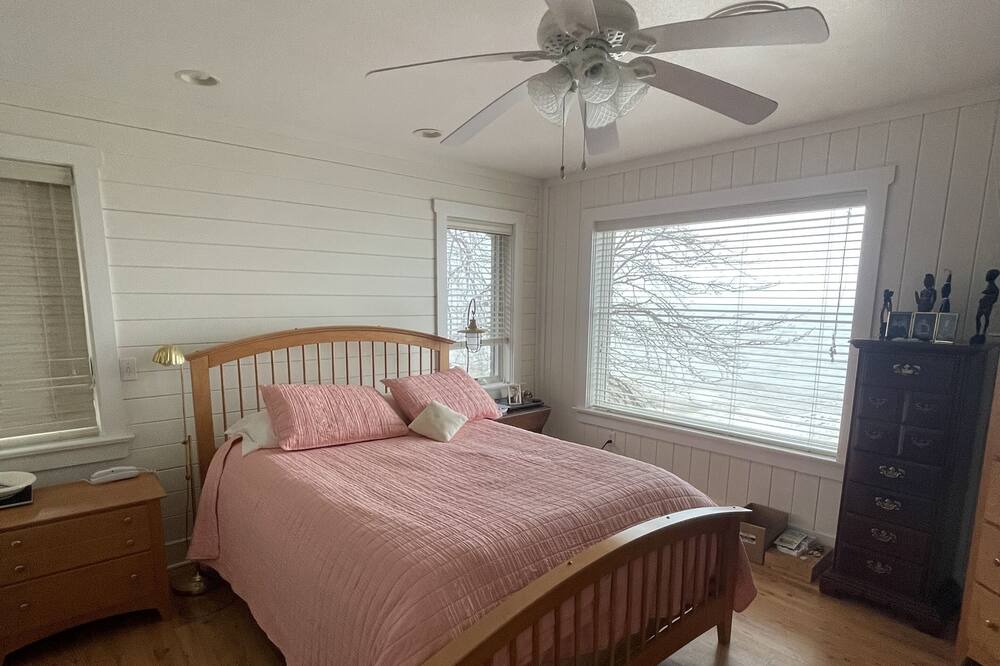 Photo of Bedroom in Erie